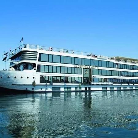 Nile Youth Hotel Luxor Bagian luar foto